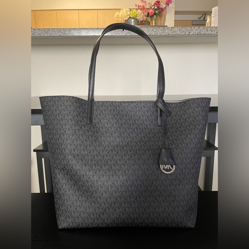 Michael Kors Tote